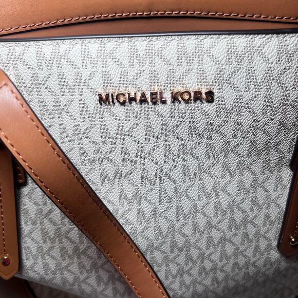 Michael Kors Aria Large Handbag Leather Tote Signature Acorn Vanilla New - Picture 4 of 6